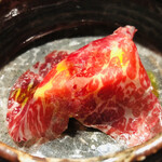 川岸牧場産神戸牛のプレザオラ　宮崎県産マンゴー　オキ・オリーブオイル