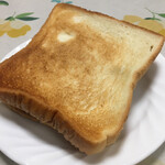 キャトルラパン - 上から見ると普通のトーストにしか見えませんねー