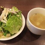 Sumiyaki Ando Wain Rizaburou - ランチのサラダとスープ