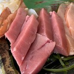 魚楽小川水産 - マグロ　ちょいアップ