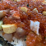 魚楽小川水産 - イクラ　ちょいアップ