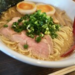 ラーメンストップ ボン - 豚骨醤油／レアチャーシュー