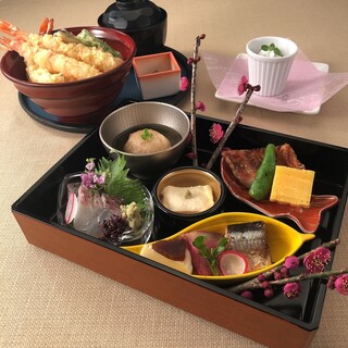 お食事 会食に最適 名古屋御膳 海老天丼セット 全26種の中から選べるワンドリンクサービス 和食バル音音 名古屋jrゲートタワー店 オトオト 名古屋 居酒屋 食べログ