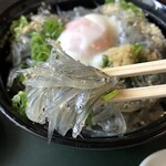 山海料理仁志乃 - 生シラス丼税抜1000円