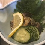 すし辰 - 小鉢は栄螺と胡瓜の酢物