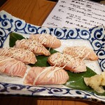 目黒魚金 - あぶりオーロラサーモン寿司