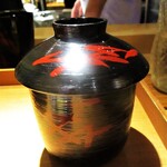 Motoi - 味噌汁：お出汁が良く効いて、柔らかで、大豆の旨味がする豆腐と、大き目の浅利が入っていて とても美味しいですネ！　　　　　2020.05.09