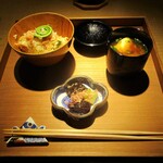 もと井 - 筍のひめ皮・こごみ・桜えびの土鍋炊き込みご飯、浅利の味噌汁、香の物。　　　　　2020.05.09