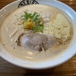 麺屋よしやす - 濃厚味噌とんこつチーズラーメン