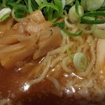 らーめん食堂れんげ - 麺アップ