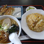 好美 - Ｃチャーハン・餃子３個・半ラーメン￥８５０