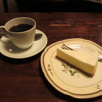 カフェ・ドゥ・スゥヴニール - 珈琲とケーキ
