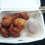 カレーだJ - 右下のパックに入っているおろしポン酢にたっぷり浸して食うのが(ﾟ∀ﾟ)ｳﾏｲｯ