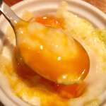 オオクサ - 親子丼より濃厚　半熟とろとろの玉子にチーズとホワイトソースが絡みます