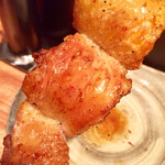 オオクサ - これが本当の肉汁爆弾　もはや串に刺したステーキです　肉汁は皿で受けて飲みました（笑）