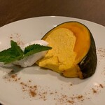 KokoFLAT cafe Hommachi - 丸ごとかぼちゃのチーズケーキ