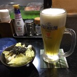三酉屋 - ビールとお通しの塩昆布キャベツ