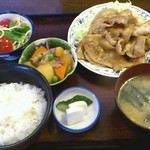 辰金 - 豚バラ焼肉定食　880円