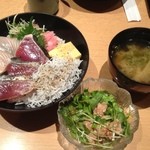 Jikkan - 三色丼：鰹とシラスと白身は忘れたw