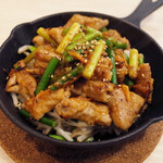 トンテキ食堂8 - こ〇っちゃん(450円)