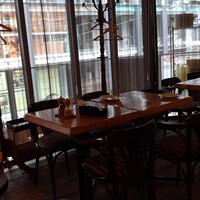 カルネジーオ イースト - 昼だから明るい