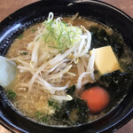 くるまやラーメン - 味噌バターラーメン生卵トッピング