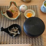 料亭 やまさ旅館 - 炊合せ・ご飯も配膳