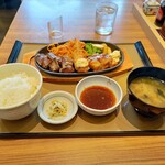 やよい軒 - カットステーキミックス定食