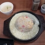 チャーハン専門店 エン - とろけるチーズのチャーハン（６００円）