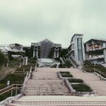 ザ・リッツ・カールトン沖縄 - 海水族館の建物（下から）