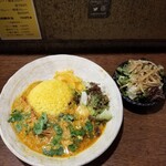 SPICY CURRY 魯珈 - プー・カイ・ゲーン~渡り蟹のタイカレーとぷちサラダ