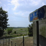 蕎麦 阿き津 - 駅からの道筋、田舎道です