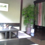 蕎麦 阿き津 - 趣味のよい店内