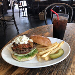 GRILL BURGER CLUB SASA - リコッタチーズのカポナータバーガー￥１１５０ ソフトドリンク付：アイスコーヒー