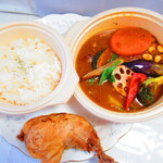 テイクアウト&デリバリ専門店 ロジウラカリー サムライ - チキンと野菜１３品目　１５１４円（税込）【２０２０年５月】