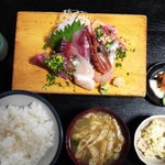 雄太 - 刺身定食（1100円）