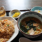 同郷居 - 五目チャーハン + 半ラーメン 