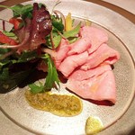 欧割烹 清水 - 低温調理した静岡産麦豚のカルパッチョ