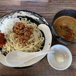 進化系煮干しラーメン めんくれる - 