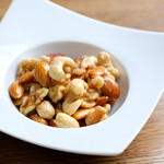 ワイン酒場。LONGING HOUSE 軽井沢 - 自家製ミックスナッツ