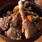 ワイン酒場。LONGING HOUSE 軽井沢 - かぶりつきラムチョップ