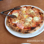 イル・ターボロ - 2枚目ロースハムとモッツァレラの トマトソースピザ1280円