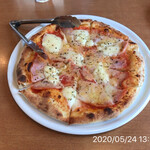 イル・ターボロ - 1枚目ロースハムとモッツァレラの トマトソースピザ1280円