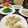 紫金城 - 料理写真:真ん中がセロリ餃子。
