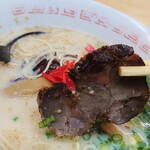 長浜ラーメンまき - チャーシュー、う〜ん･･･