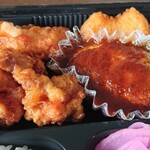お弁当の重兵衛 - おかず 唐揚げとハンバーグ