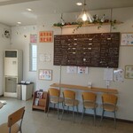 アリエッタ デル ジェラート - スッキリとした店内