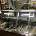 井口食料品店 - 惣菜の代わりに野菜が並ぶ