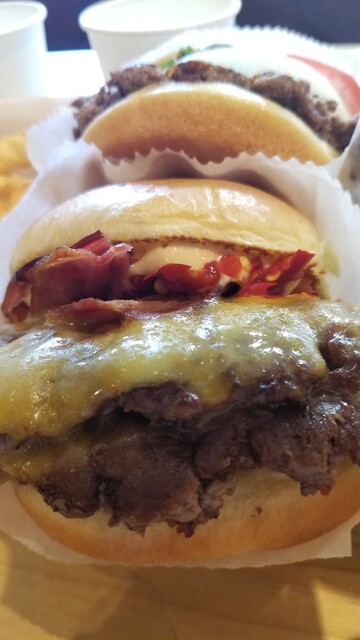 シェイクシャック 二子玉川 Shake Shack 二子玉川 ハンバーガー 食べログ シェイクシャック 二子玉川 Shake Shack 二子玉川 ハンバーガー 食べログ