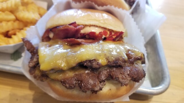 シェイクシャック 二子玉川 Shake Shack 二子玉川 ハンバーガー 食べログ シェイクシャック 二子玉川 Shake Shack 二子玉川 ハンバーガー 食べログ